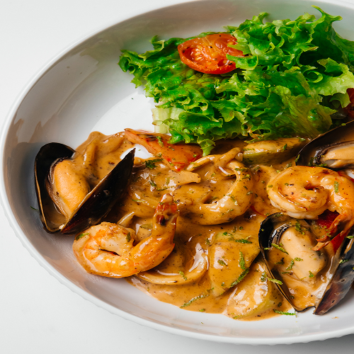 Теплый салат из морепродуктов